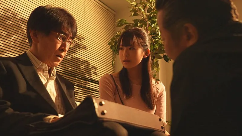 Gã chồng vay nợ băng đảng, vợ yêu phải bán thân để trả nợ