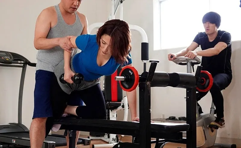 Chồng phát hiện vợ yêu cắm sừng với huấn luyện viên thể hình