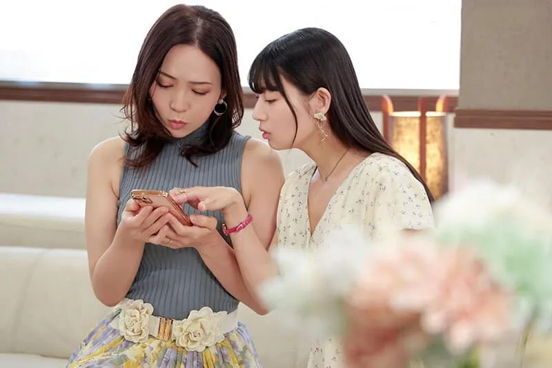 Người phụ nữ có anh xã rủ cô bạn thân cùng địt trộm với trai trẻ qua mạng