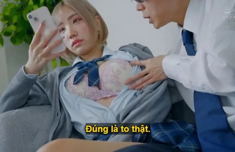 Cô nữ sinh băng giá chỉ mong tiền bạc, anh muốn hành hạ em ra sao cũng được.