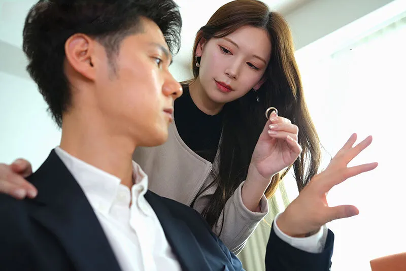 Vợ yêu đi đi giã ngoại, gã chồng ở nhà bị nhỏ em người vợ gạ làm tình không trượt phát nào